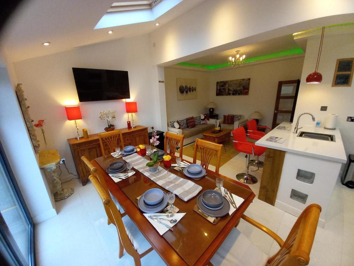 Luxury Holiday Home, Near Beach Southend-on-Sea Exterior foto