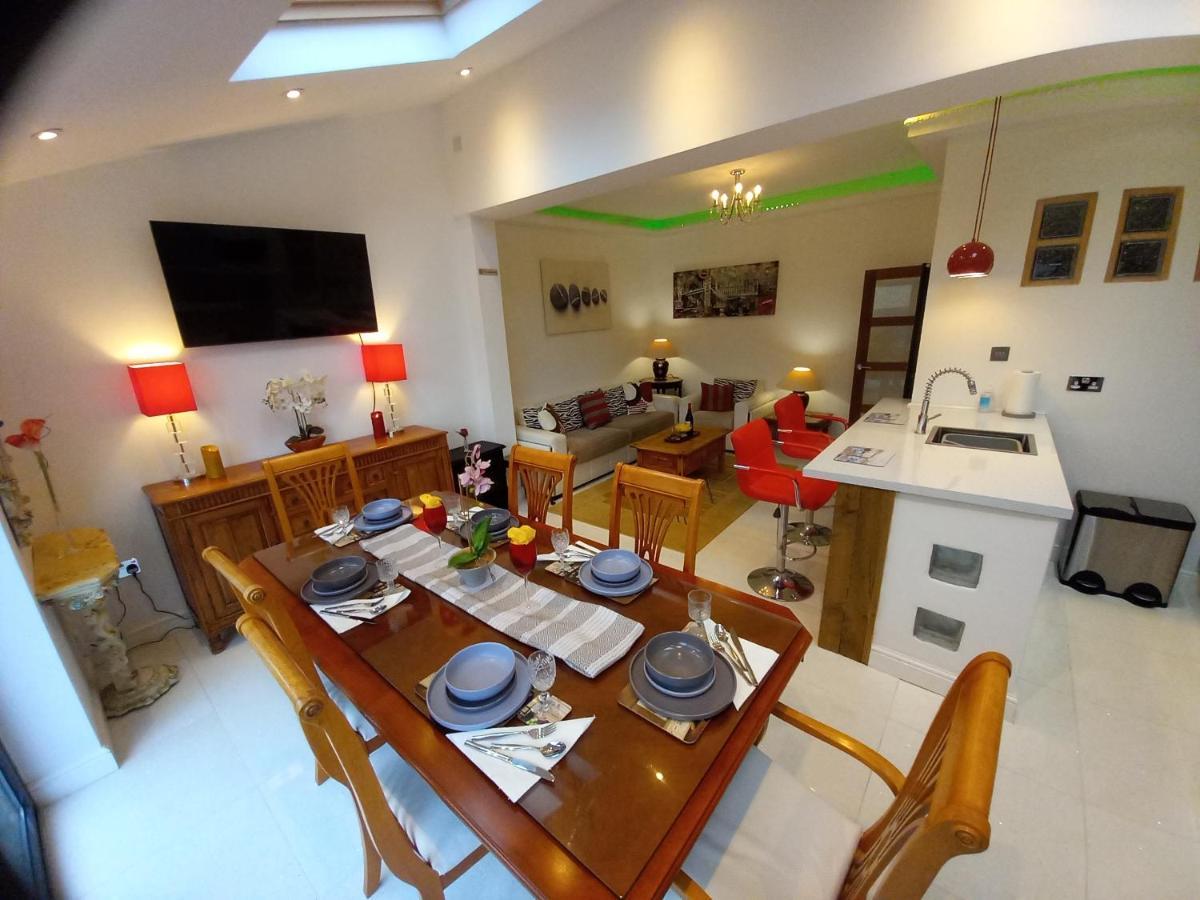 Luxury Holiday Home, Near Beach Southend-on-Sea Exterior foto