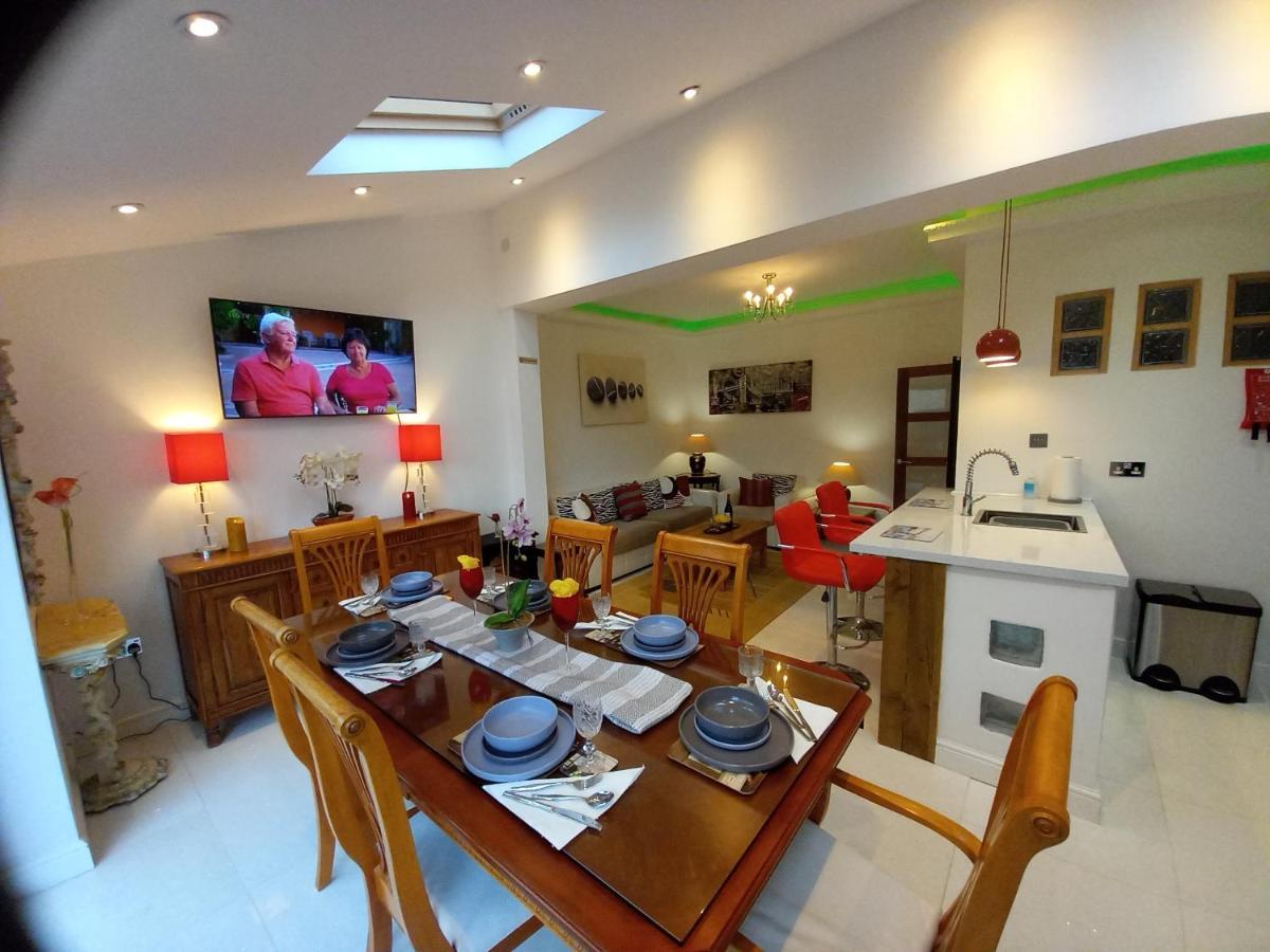 Luxury Holiday Home, Near Beach Southend-on-Sea Exterior foto