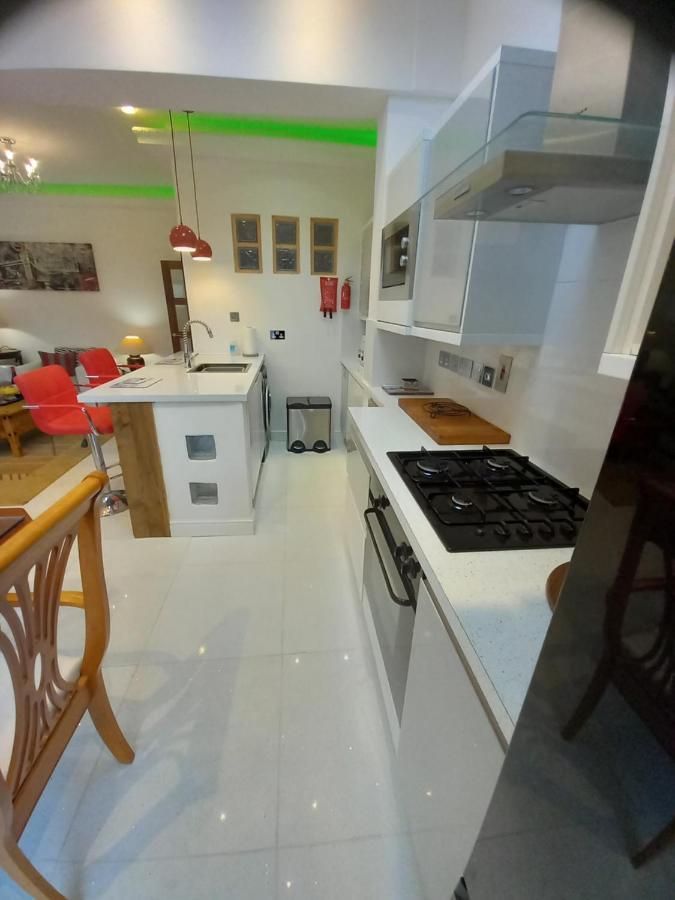 Luxury Holiday Home, Near Beach Southend-on-Sea Exterior foto